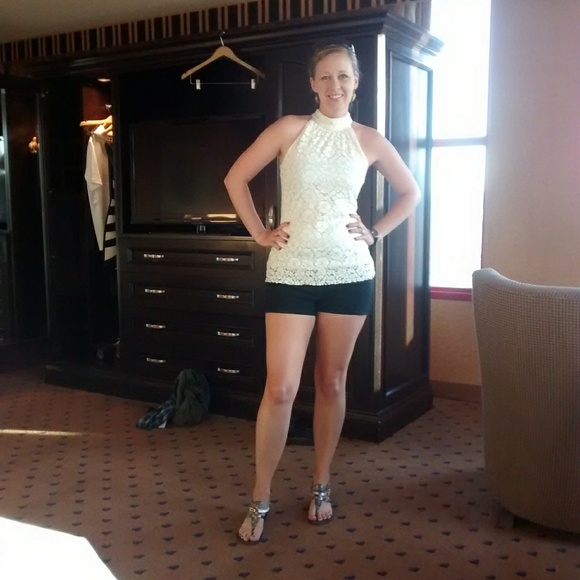 Meet your Posher, Krystalene - Picture 2 of 7